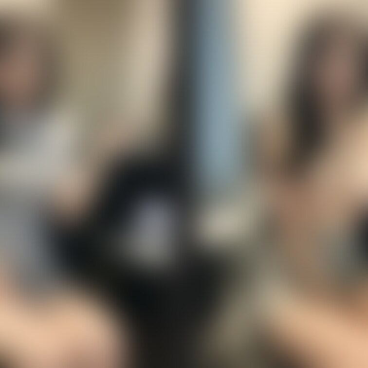 着衣と脱衣を並べた画像です。画像№335