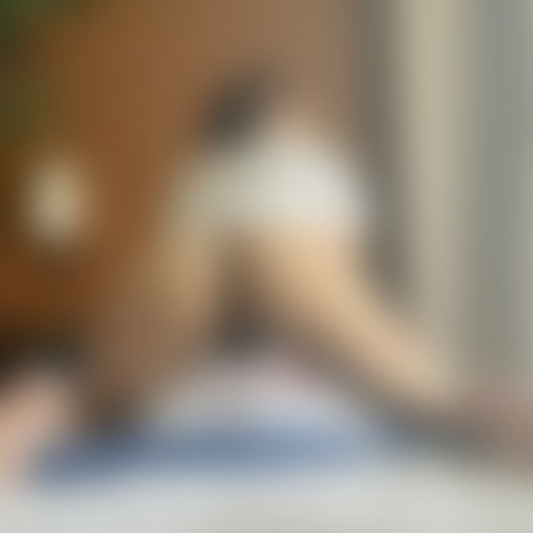 わぉ、、、乳首、、見えてたぁ？
えっ、、なに、、
びらびらもぉ、、ハミ出してるのぉ。。。