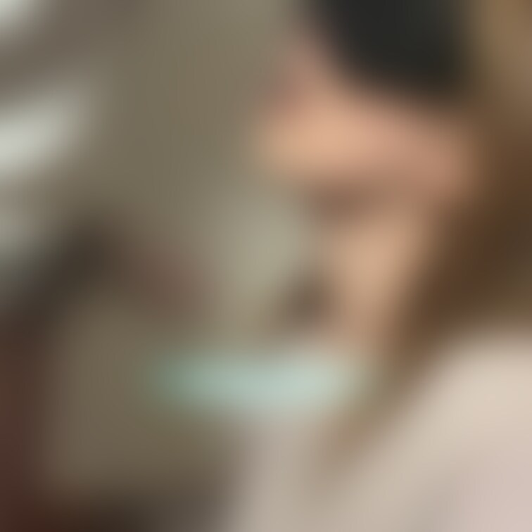 妻のフェラチオ画像！
目隠しのみですよ！
是非動画もご覧になってみて！