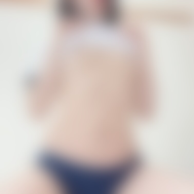 ブルマのコスプレでおっぱい見せてみました🫶💓服まくったからおっぱいみて(  ˙꒳​˙)またこの格好でハメ撮り動画とか出せ
