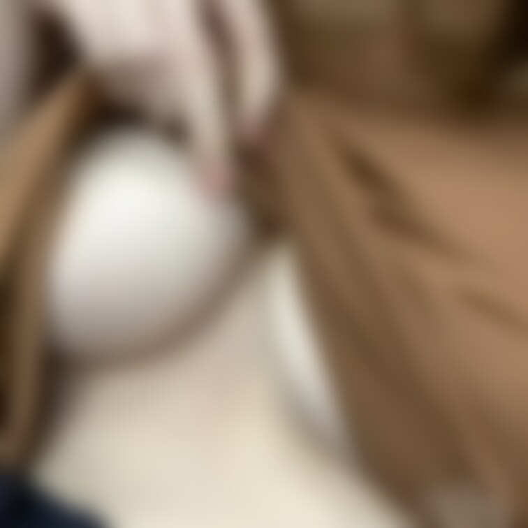 通勤中にしちゃいました…
周りの男性の視線を感じたのは気のせいでしょうか？

👇🏻Twitterではモザイクです！