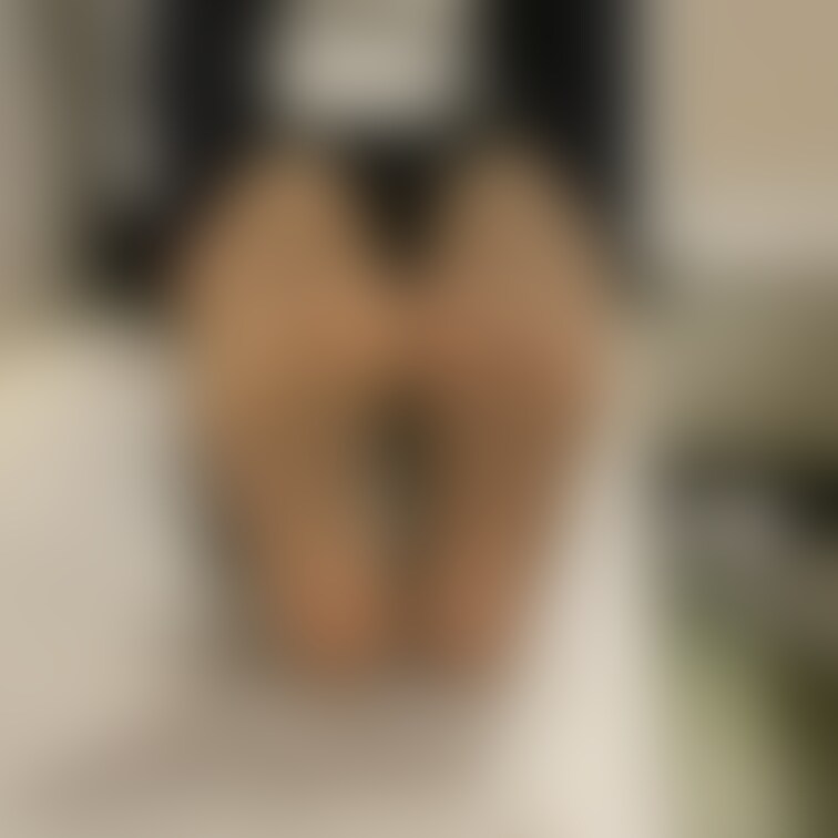 高身長女子184cm、足のサイズ26cm、足裏、パンスト