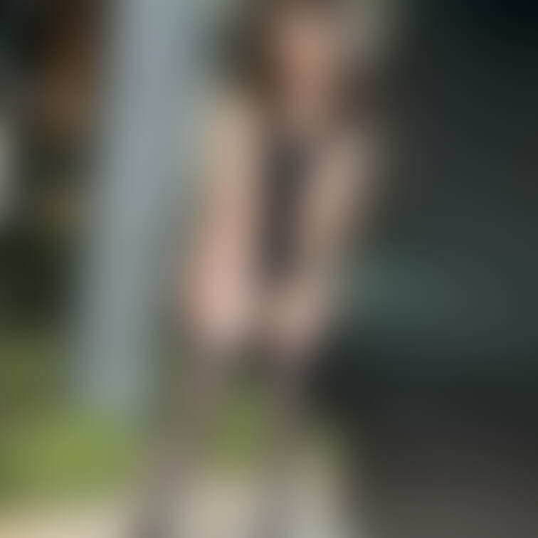 お義○○○さんに指示され公園でバイブオナニー😖おじさん達に見られながらたくさんイっちゃいました。。

💋直接連絡先を