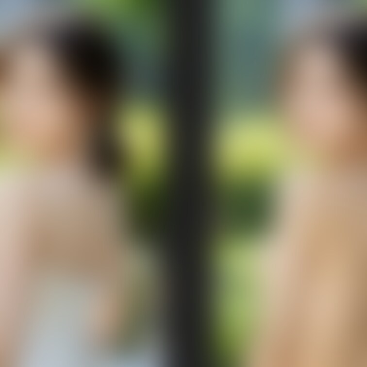 着衣と脱衣を並べた画像です。画像№325 