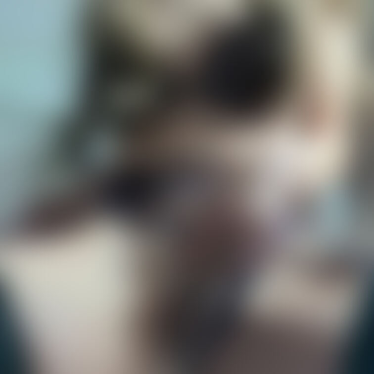 パンツずらしてお●んこみせつけ....💓