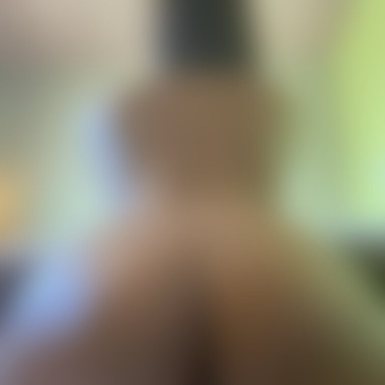 何という巨大なケツ。。
これが26歳OLと言うからたまらない。
職場でどんな顔して椅子に座っているのか小一時間問