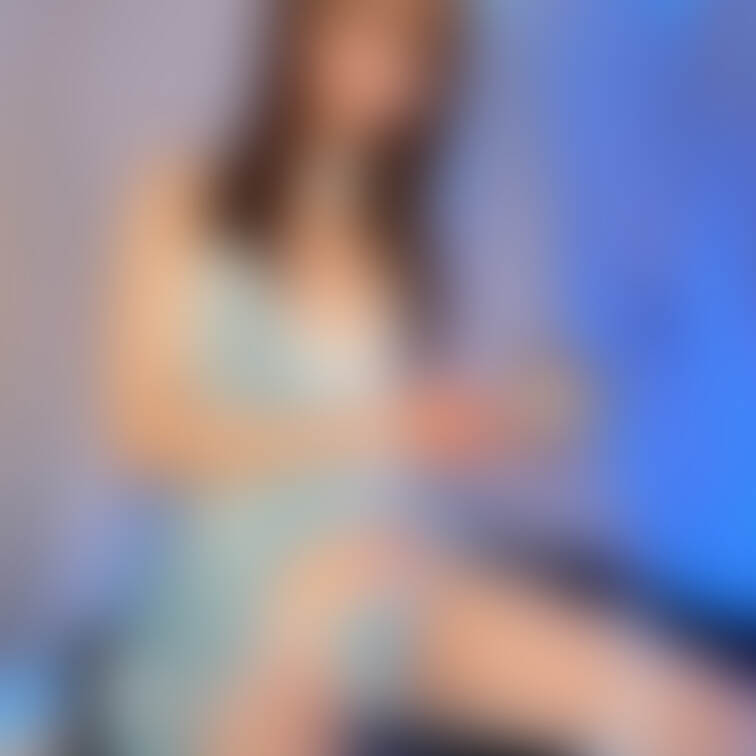 メイドコスプレ肉便器です❤️お飲み物はいかがですか？❤️❤️ 

💋直接連絡先を交換して私を肉便器に育てて頂けるご主