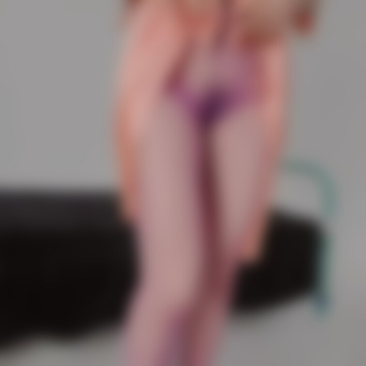 カメラに向かって
1人ストリップショー☺️

際どい動画です！

熟女好きな方に見てほしい👀