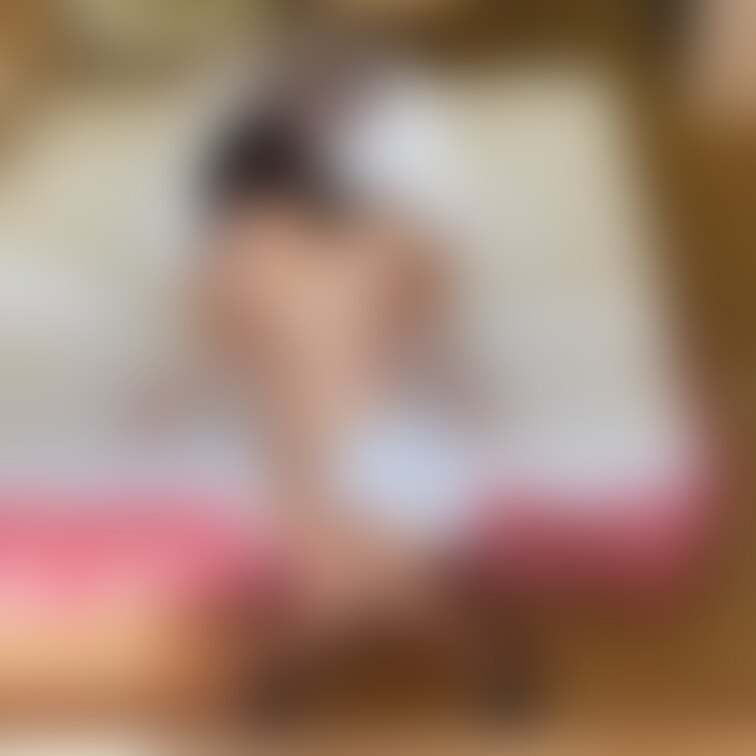 悪徳施術マッサージ店で人妻OLが寝取られる💦
家事とフルタイムのお仕事で疲れをとってもらいにマッサージ店へ🎶