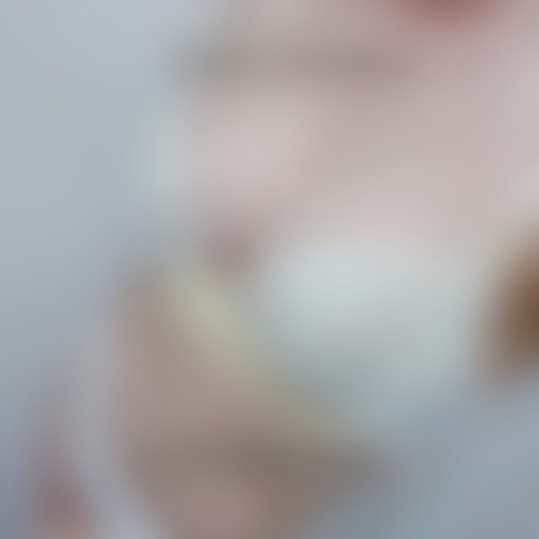 谷間に汗が💦
今日のパンティはまいの履いたパンティが欲しいって方にお譲りする物なの🤭
たっぷり熟成させないと😍