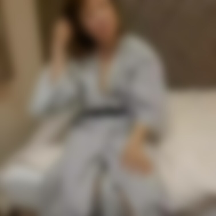 とあるホテルに宿泊した時の様子

完全すっぴん
全裸に浴衣を纏っただけの
まゆみをご覧下さい☺️