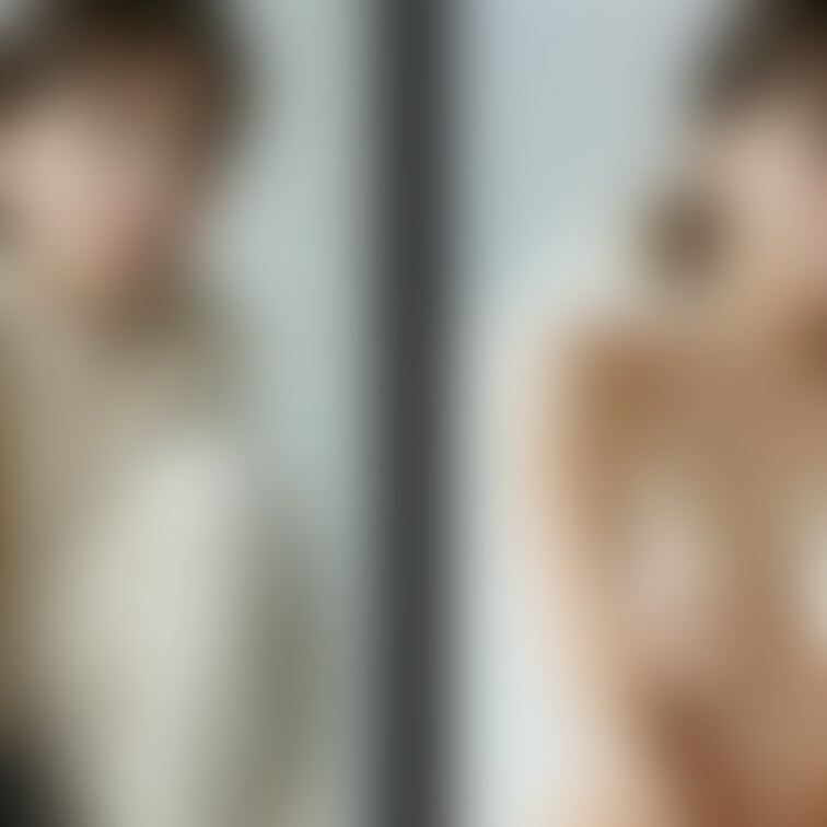 着衣と脱衣を並べた画像です。画像№1193