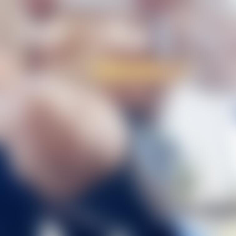 😋Smileぷらん😋
ノーパンノーブラでお散歩♡寒かったけどウズウズしちゃってたからパーカーとスカート捲り上げてお