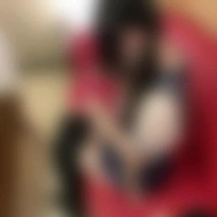 コスプレお着替え中のゆんちゃんです
フォロー必須!
黒×白肌のコントラストが美しい、スレンダー美脚の地雷系女子。