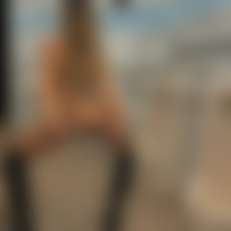 公衆○所(男子ト○レ)で拡げてるオメミの雑魚マ○コいっぱい見てください🥲💜