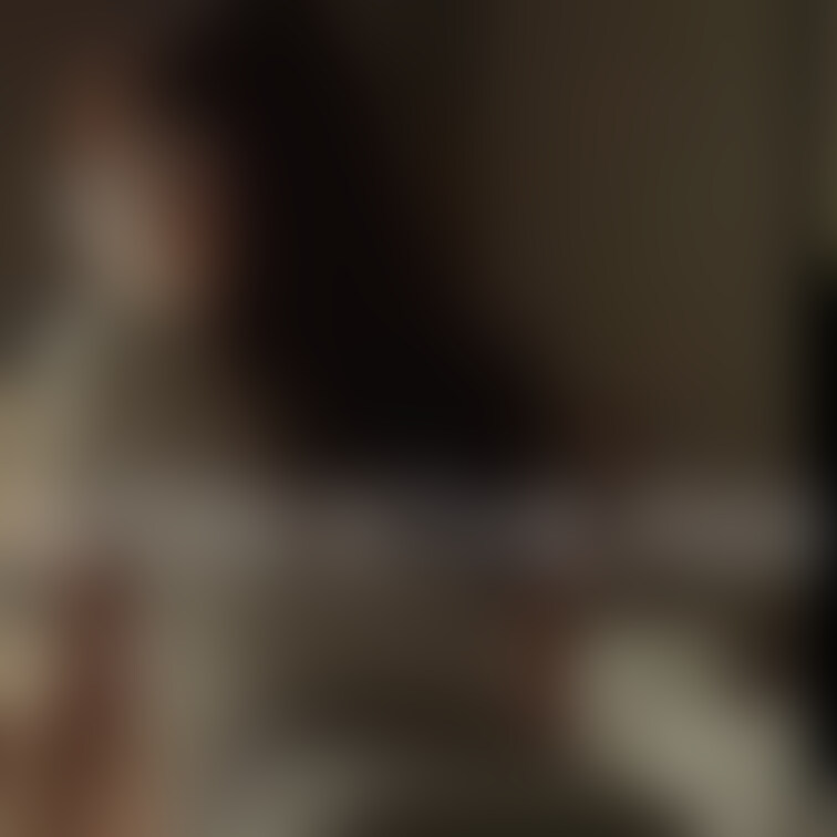 以前妻に撮らせてもらった画像

この体をW氏は弄んでます。

感想をお願いします。