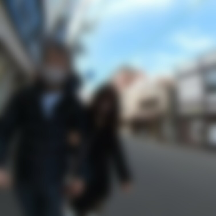 首輪とリードを着けてエッチな映画館に行ってきました。
スーパーの買い物のお客さんにいっぱいみられちゃってますね💕