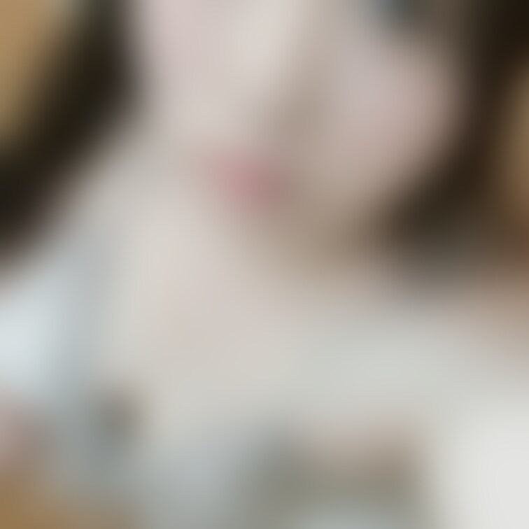 上目遣いで見つめちゃう
グレーのベビードールかわいいよね❤️