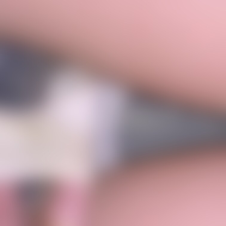 ぬるっと溢れちゃってるの…💦
見てくれますか？
舐められ待ちの人妻です🥺💕💕💕