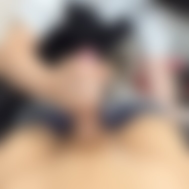 射精したまま手コキしたら精子まみれになっちゃった♡彼が仕事の合間に触ってほしいってねだってきたのでご奉仕しました🫶手コキ