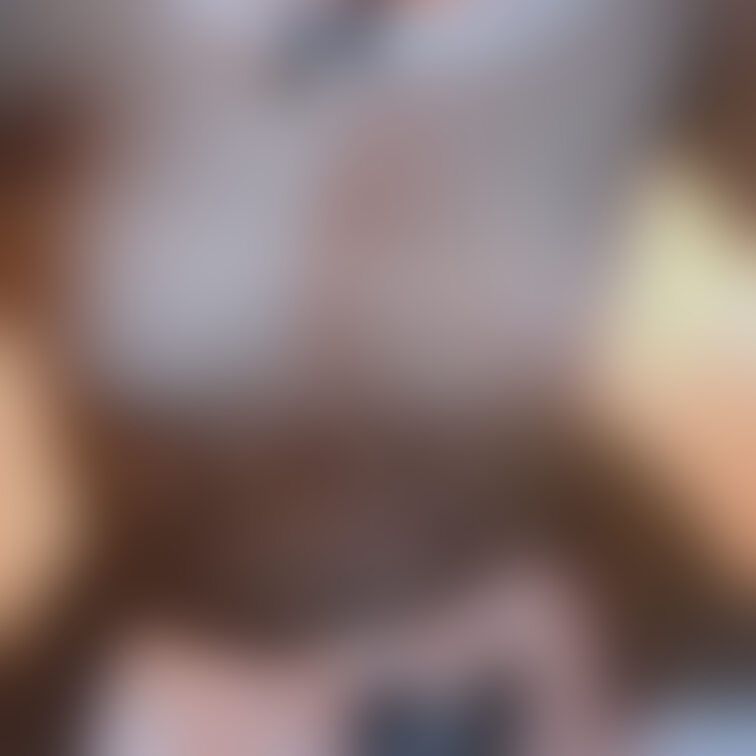 こすぷれしりーず！
すけすけメイド服です〜❤︎
あみあみのおっぱいがえっちすぎました、、🫣
むちむちメイドでよけれ