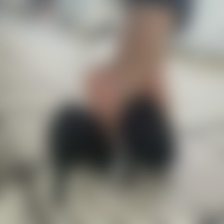 誰もいないから脱いじゃった