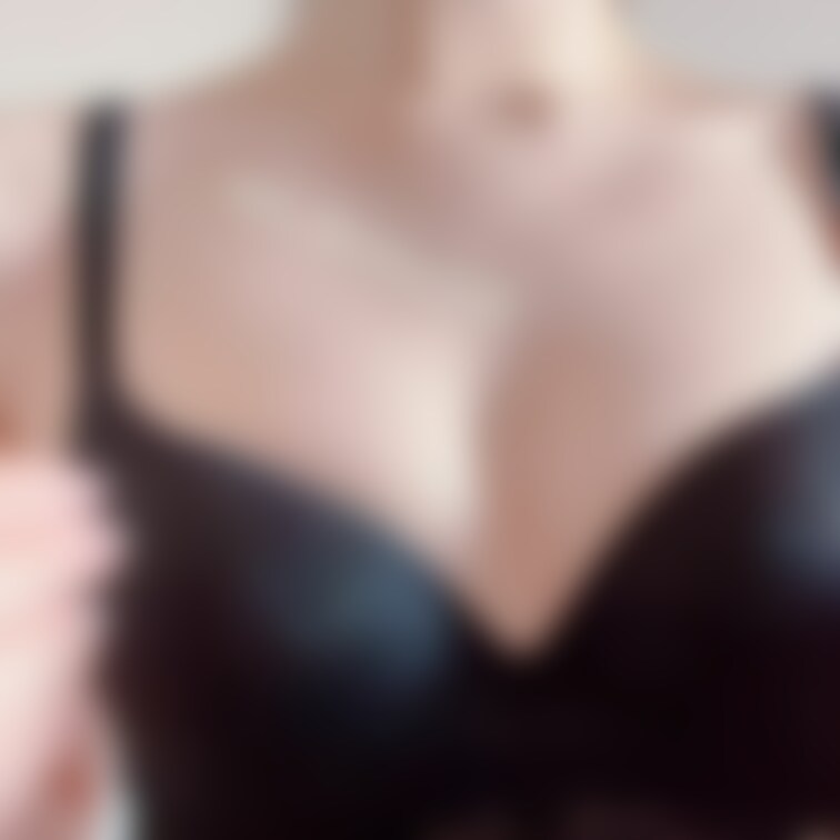 おっぱいをふにふにする動画🫰❤️