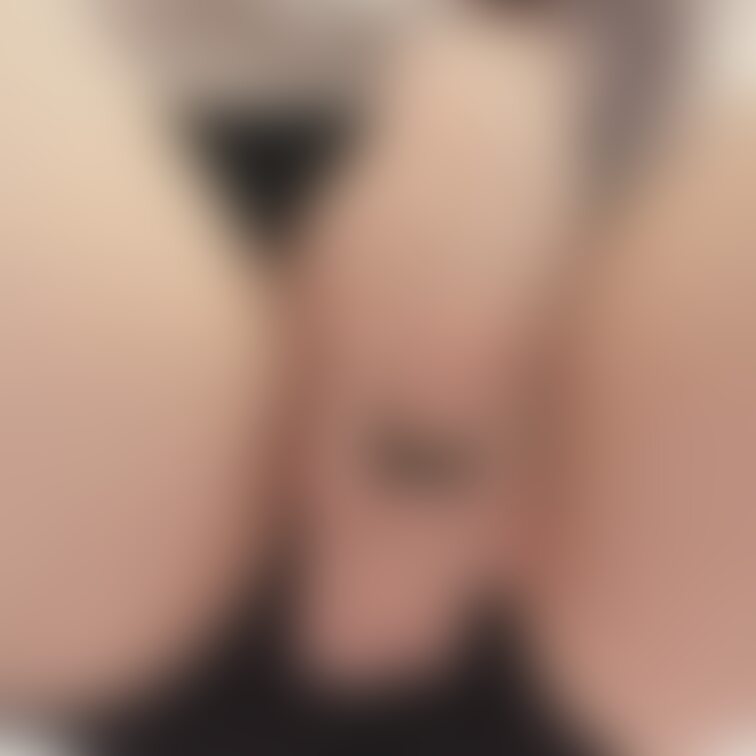 見せられないよ！

【みみからのお願い💕】 
えっちだと思ってくれた方は 
写真下の♡印をポチッとしてくれると、