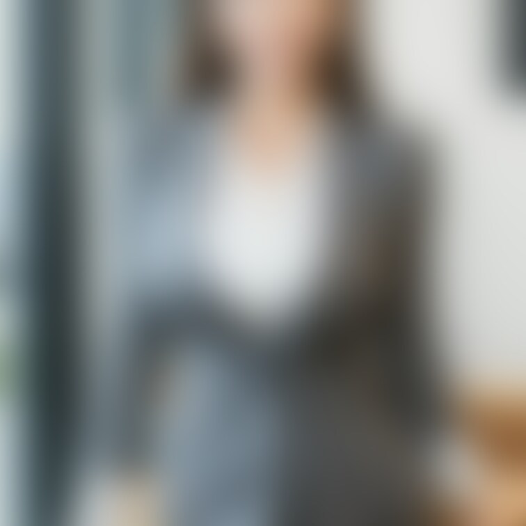 ・名前:佐々木みどり
・年齢:40歳
・○○○:3人
・得意料理:マーボー豆腐
・ひとこと:4年前に離婚...○
