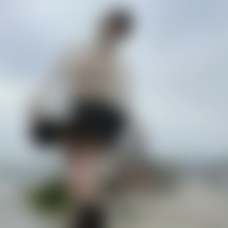 「ポートレート撮影集＆強風に煽られ…スカートが公衆の面前で捲れ上がり…💦」

パンチラ、ではなくパンモロ…💦

