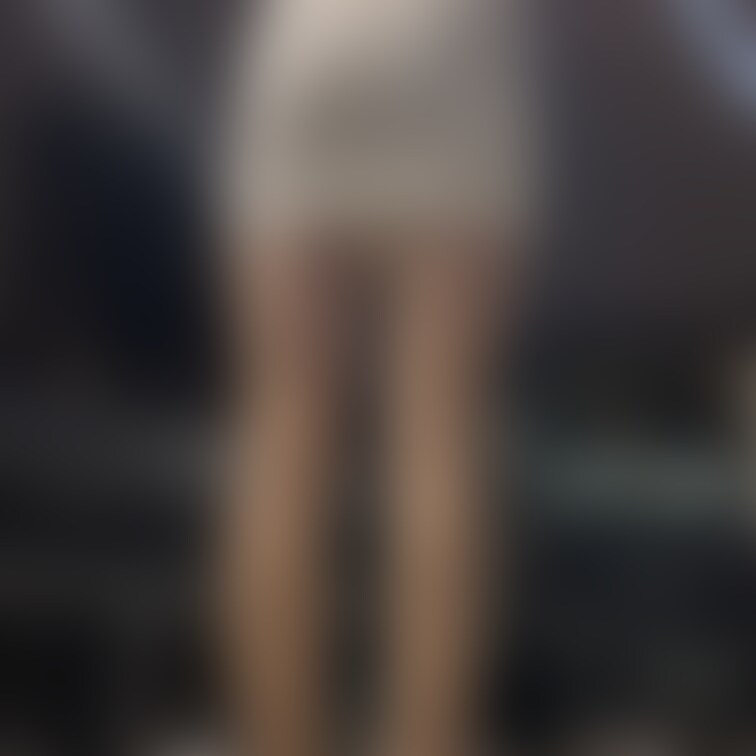 タイトミニドレスとパンストハイヒールです！
今回は珍しく外が真っ暗の遅い時間に撮影してみました。
動画はYouTub