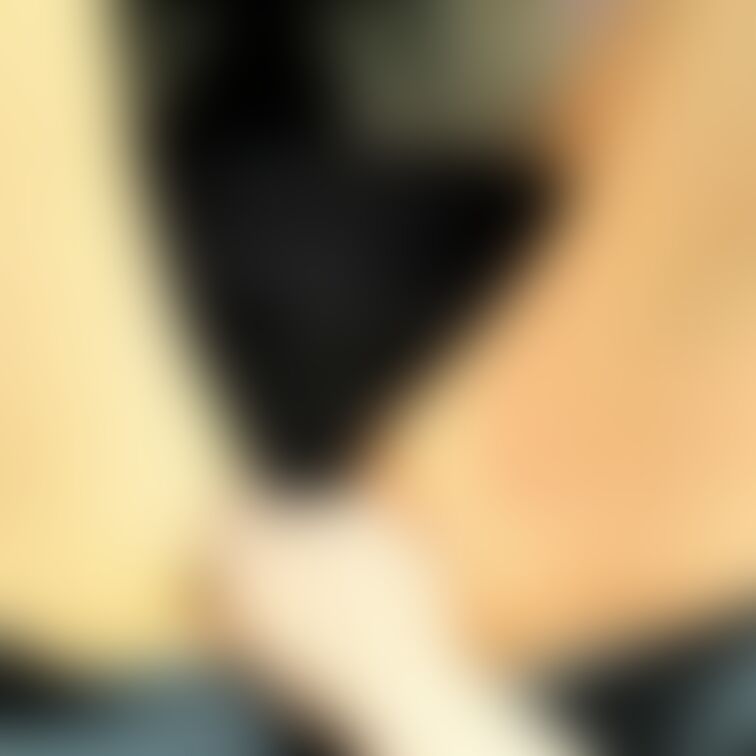 先日ノーブラノーパンでデートしてきました🤭
大胆にスリットのはいったワンピースであおくんに心配されちゃいました笑
車