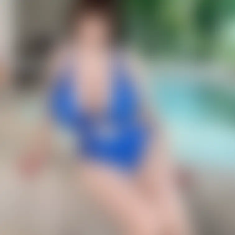「青い大胆なワンピース水着を脱いで…爆乳を晒して」

SNS掲載用
珍しくお尻からのバックショットを…