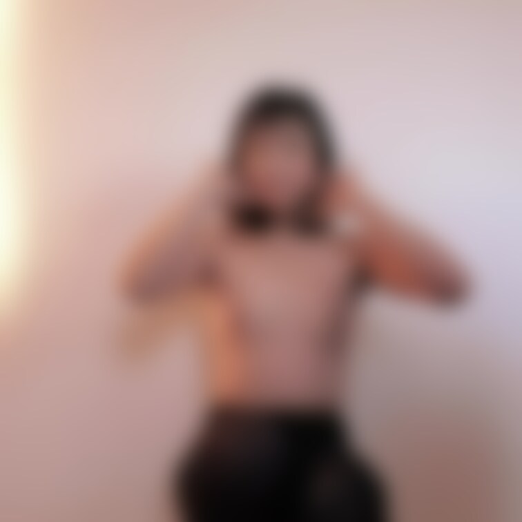 タイツ脱ぐよ〜
熟女らしいボディが出てくる〜🤣🤣🤣