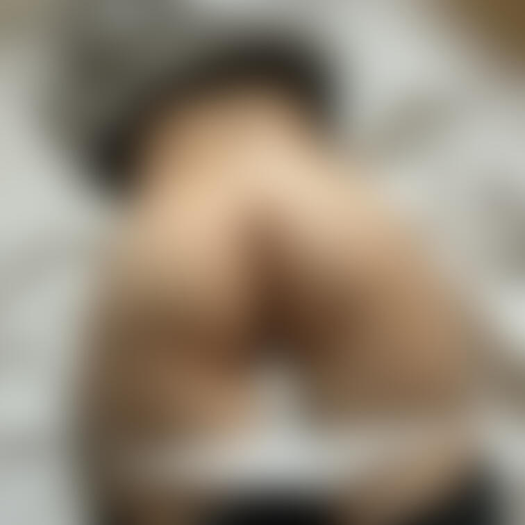 支援者様と複数オフパコ😖❤️ 
まずは1人目の方に寝バックで使って頂きお尻にせーしかけてもらいました😖❤️

🔰私