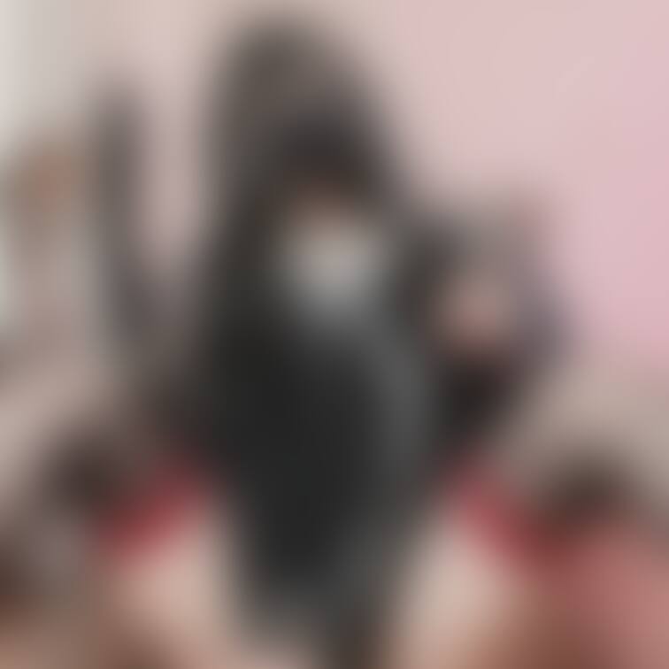 ちょっとだけなら見せてあげてもいいよ？ 
 は〜い、ちらっ♡