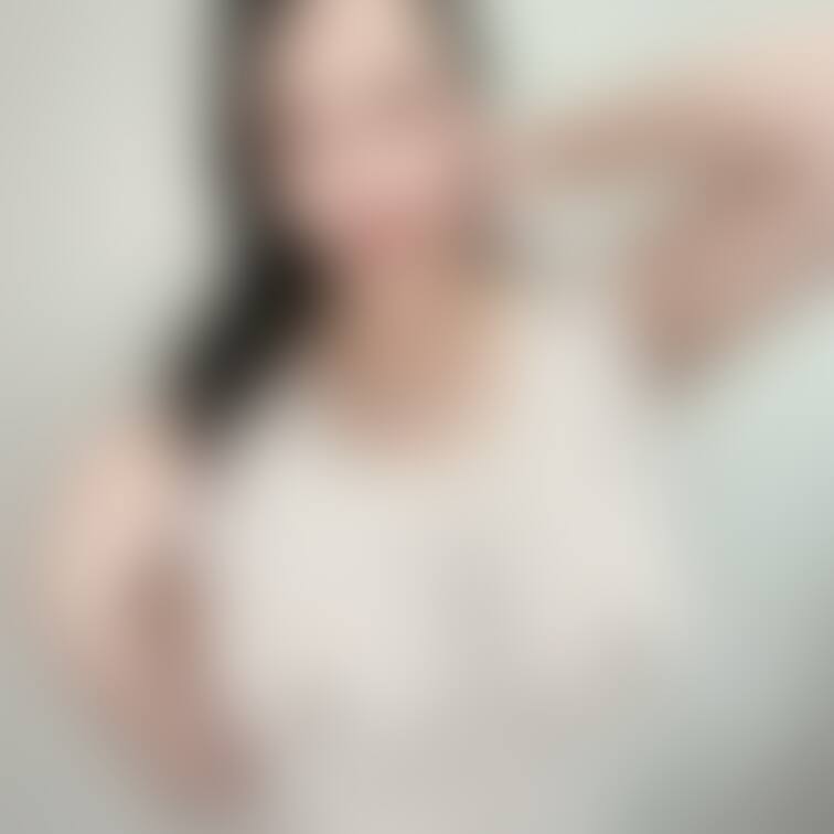 近くで見るより遠目で見た方が、、？？？
7年前くらいから来てるお洋服をこんなえちな使い方する日が来るなんて思わなかった