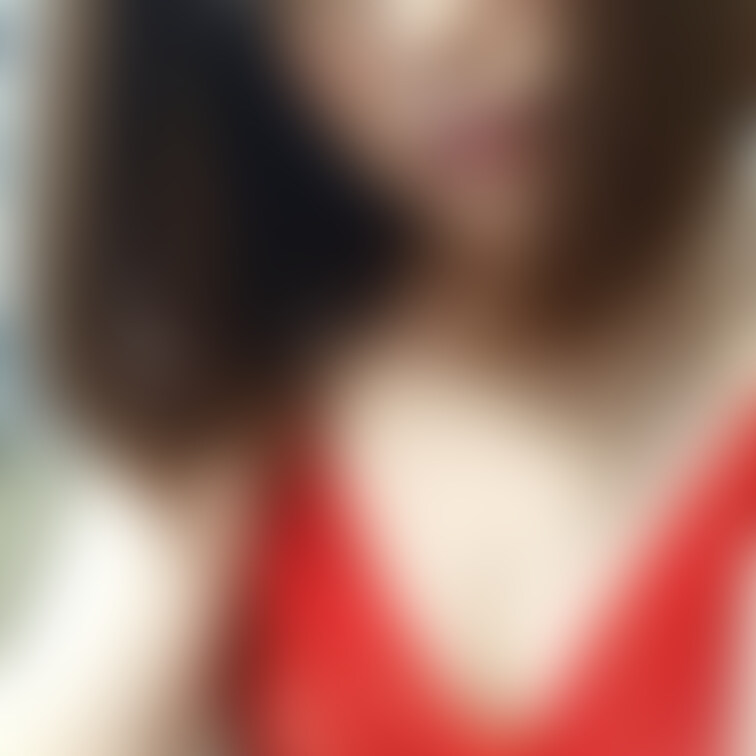 だらしない乳に、すけべなデカい乳輪💮

乳首を噛まれるのが大好きな熟女です🤤