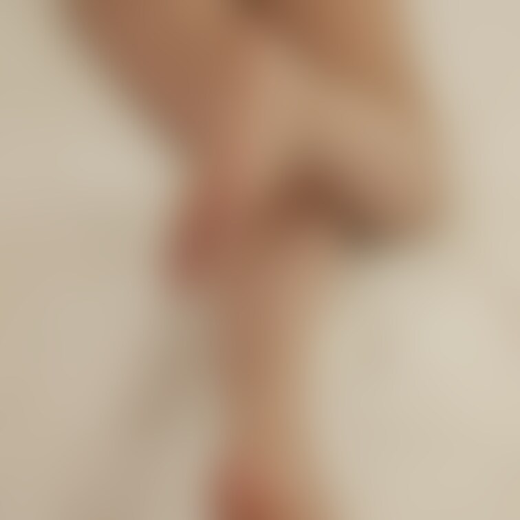 29歳美人女子アナ系風俗嬢の足裏第2弾です。久しぶりの登場になりましたが、相変わらずの美しいお顔。ただちょっとポッチャリ