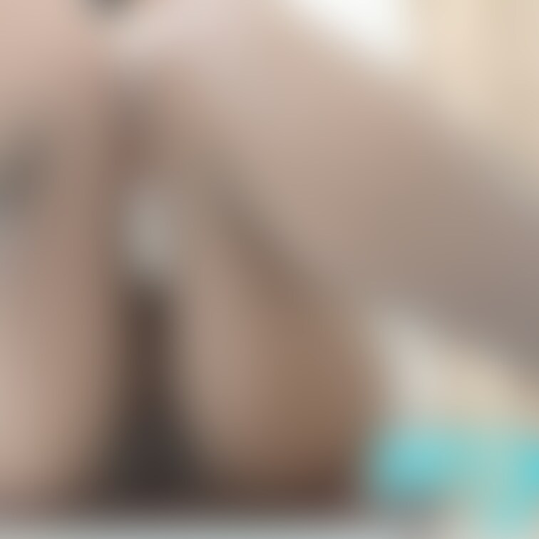 このストッキング、とーっても良い❤ミニスカにノーパンストッキングでお出かけしようかなっ。あ、おもちゃも入れてリモコンか遠