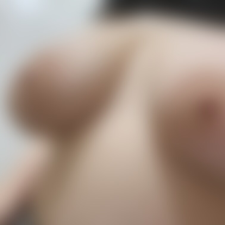 乳首ビンビンのまま過ごすと擦れちゃって気になる🥺