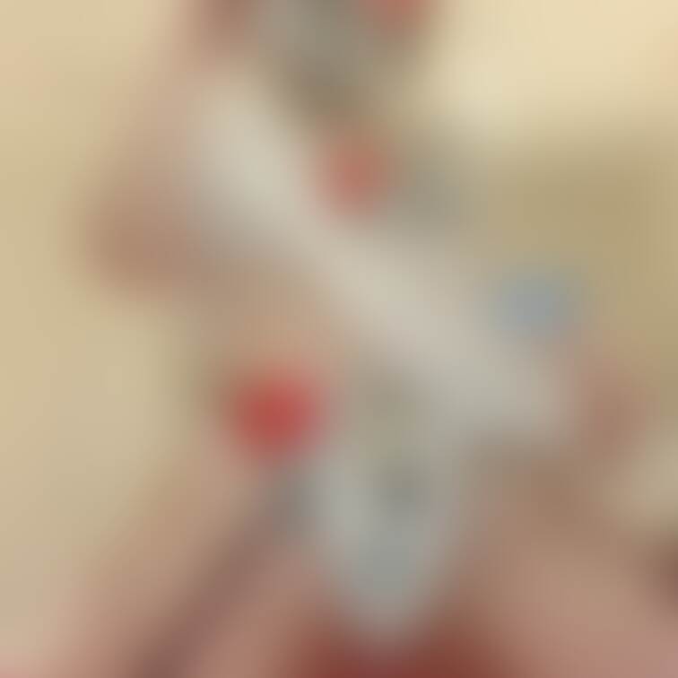 ランジェリー姿で膝立ち…🥺💕
えっちです