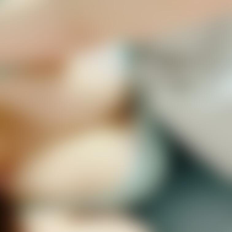おはよ、、、？
ん？ギューして欲しいの？
おいで？