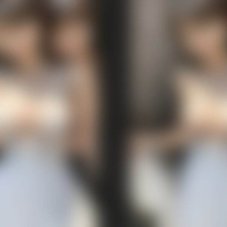 着衣と脱衣を並べた画像です。画像№300 祝300枚突破