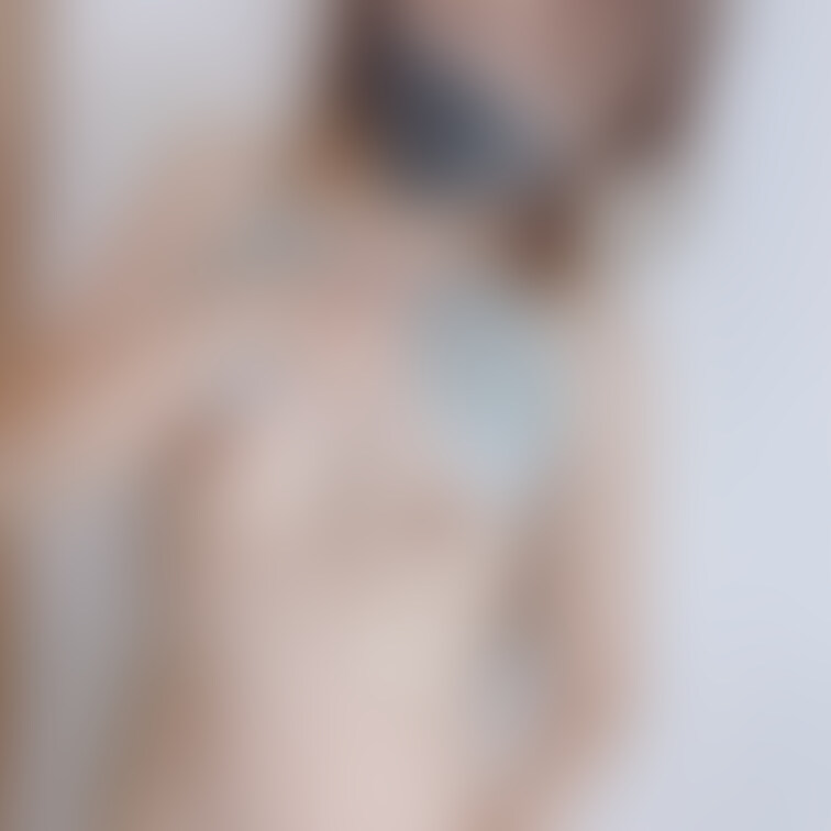 こんばんは♡
一眼レフで撮った🥰

動画も編集してるのでお楽しみに♡
カルバンクライン女子💕