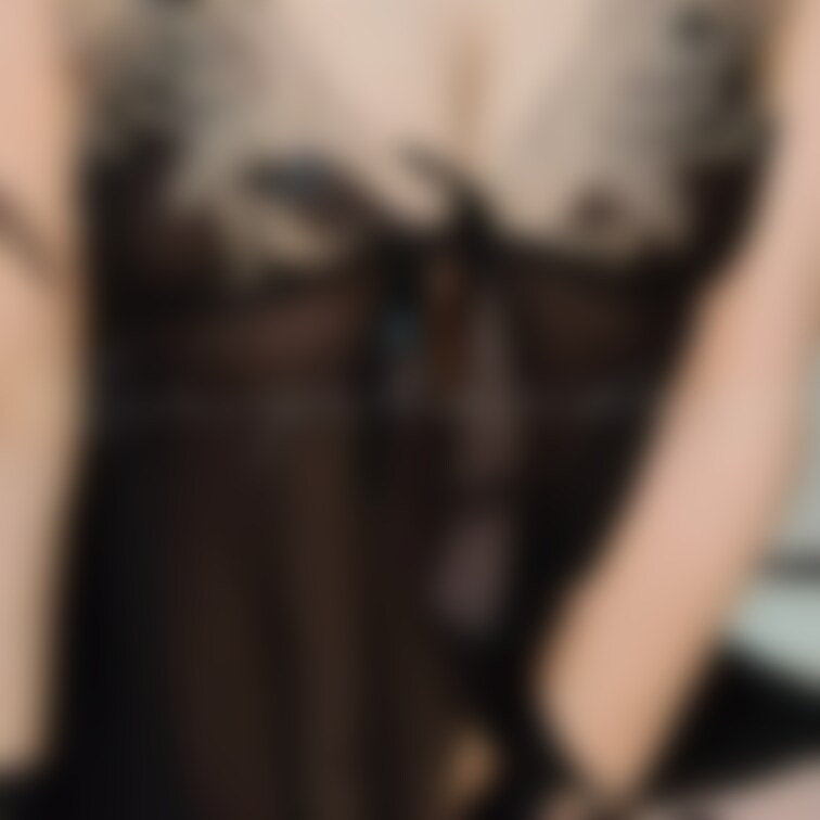 おぱんつを脱いじゃう動画です(੭ु´･ω･`)੭ु⁾⁾　7分16秒🐰♡

紐パンしゅるしゅる...♡
陰毛見えちゃ