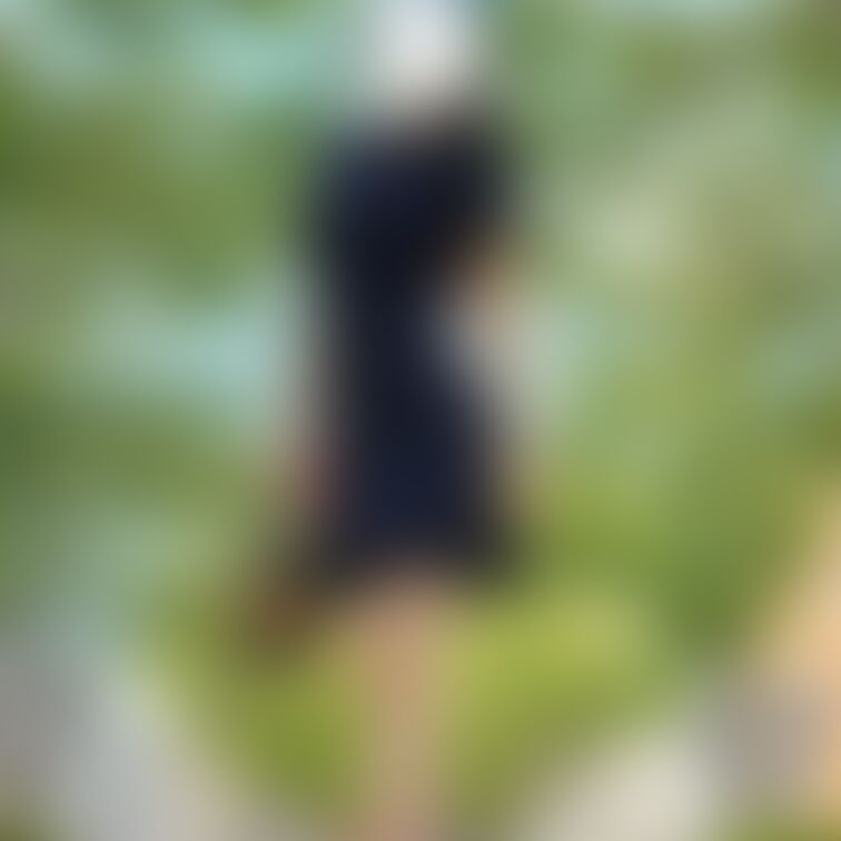 お散歩中に裏路地で(///ω///)🍑