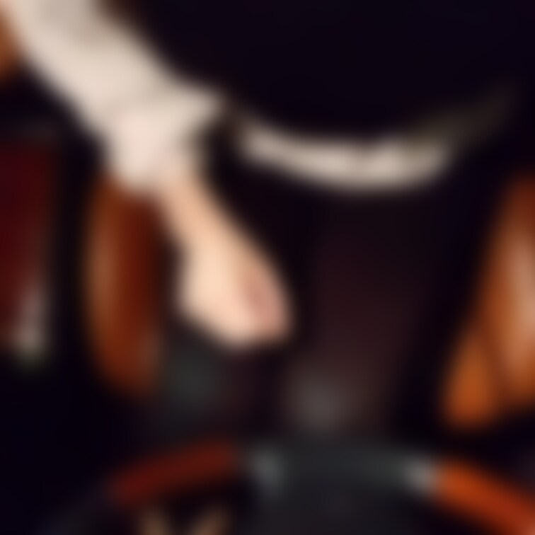 車内オナニー♡ズボンを脱いで・・・♪クリイキ