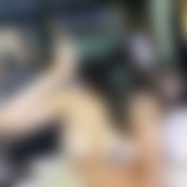 ナイスボディがよくわかるマイクロビキニ最強ですネ

横顔も綺麗なので是非有料版にて……..

ーーーーーー
画