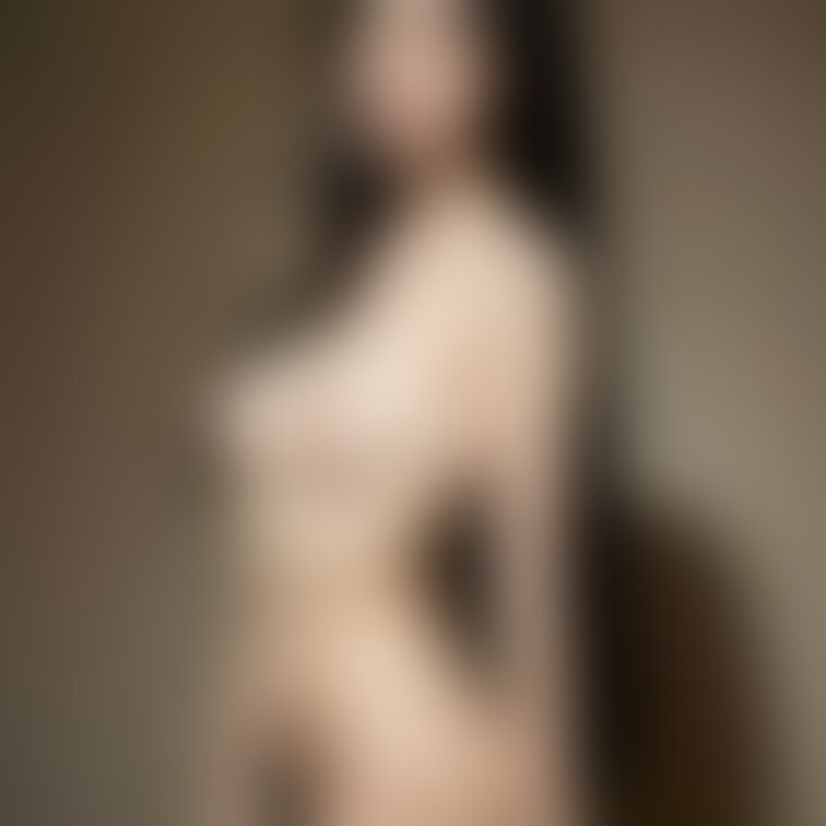 全裸超絶スタイルの美女！